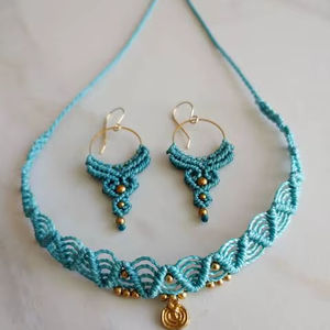 Collier en macramé vintage fait à la main avec pendentif en pierre, chaînes, cadeau pour un anniversaire de mariage, certifié IGI - Product Image 1