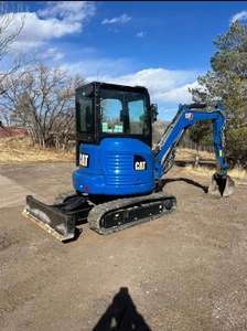 432F 420F รถตักขนาดเล็กใช้420D แมวรถตักดินรถแบคโฮสภาพที่ดีที่สุดสำหรับอิตาลี5ตันได้รับการจัดอันดับเครื่องยนต์อุปกรณ์เสริมปั๊ม - Product Image 5