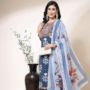 Elegante y Estiloso Conjunto de Kurta, Pantalón y Dupatta de Algodón con Bordado Floral Azul, Última Moda Étnica para Primavera/Verano, Exportación al por Mayor OEM - Product Image 1