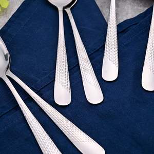 Ensemble majestueux de 6 cuillères en acier inoxydable argenté, design classique poli miroir pour mariages - Product Image 3