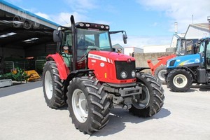 Tracteur miniature MASSEY FERGUSON 5460 avec transmission 4x4 et moteur diesel - Product Image 2