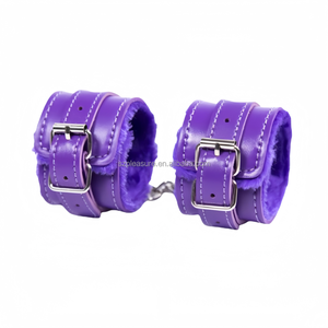 <span class=keywords><strong>Esposas</strong></span> Sexys <span class=keywords><strong>de</strong></span> Metal Ajustables con Cuero PU y Felpa para Sujeción Esclava Erótica, Juguetes Sexuales para Parejas - Product Image 5