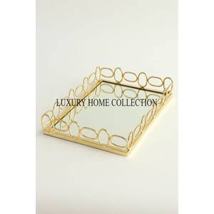 Plateau miroir en verre métallique au design vintage élégant avec des détails complexes, parfait pour l'affichage et la décoration de parfums de vanité - Product Image 5