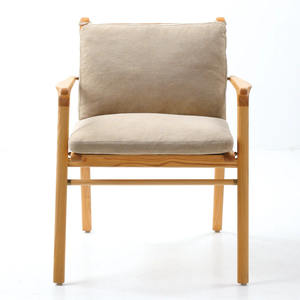 Sillón Rendining hecho de madera de teca maciza de alta calidad con cojín de color natural para uso en interiores y exteriores. - Product Image 4