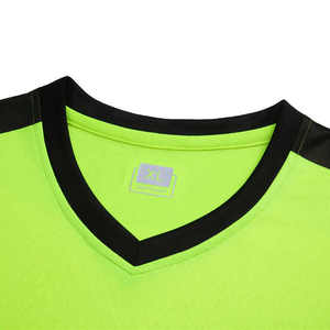 Conception et logos personnalisés Combinaison de football Vêtements de football Ensemble de maillots Uniformes de football Kit de football Ensemble d'uniformes - Product Image 2