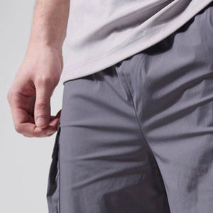 Shorts décontractés pour hommes, coupe confortable et respirante, coupe classique et décontractée, fermeture à boutons, avec poches latérales, vente en gros - Product Image 5