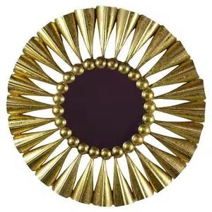 Espejo de Pared con Marco de Metal Dorado Elegante, Espejo Decorativo Moderno de Primera Calidad para el Hogar y Hoteles, para Sala de Estar y Pasillo - Product Image 1