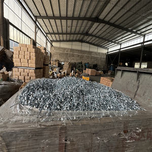 Clous de toiture durables de 1 à 6 pouces <span class=keywords><strong>avec</strong></span> rondelles en <span class=keywords><strong>plastique</strong></span> pour une toiture en métal sécurisée. - Product Image 6