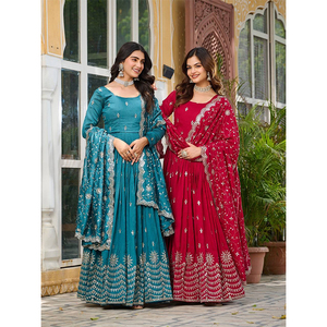 Vestido Anarkali de Seda Vichitra Pura, Largo, con Bordado de Lentejuelas, Estilo Tradicional Indio, para Festivales, con Dupatta Pesada, de la Mejor Calidad - Product Image 1