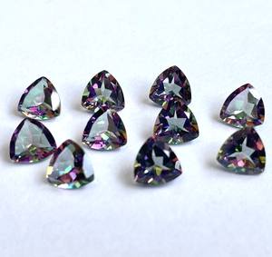 Topaze Mystique Naturelle 8mm Trillion Facettes Bonne Qualité-Topaze Mystique Top Trillion Facettes - Product Image 3