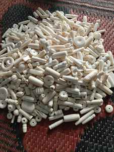 Cuentas de hueso talladas a mano surtidas hechas a medida de stock ideales para tiendas de cuentas y diseñadores de joyas para reventa - Product Image 2