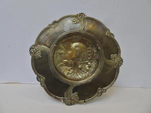 Assiette de présentation élégante en or rose pour décor de table de mariage et repas raffiné, parfaite pour les fêtes, les événements et les occasions festives - Product Image 5