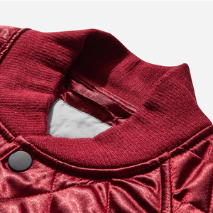 Chaqueta informal de otoño para hombre de primera calidad en rojo escarlata Forro de nailon acolchado elegante Capa exterior lavada ligera y cálida - Product Image 3