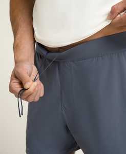 Short de tennis personnalisé Short de sport unisexe avec poches conçu avec logo Short de sport unisexe avec poches Pantalon court ample - Product Image 2