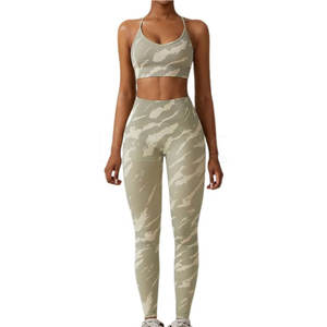 Uso al aire libre Tela suave Mujeres Yoga Set Venta al por mayor Casual Mujeres Yoga Set Nuevo diseño Mujeres Yoga Set - Product Image 1