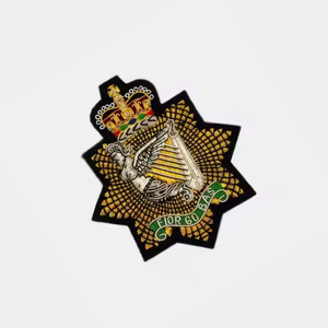 Diseño único bordado a mano hecho a mano lingotes hilo de oro hecho insignias emblemas para chaquetas y bolsos servicio OEM disponible - Product Image 6