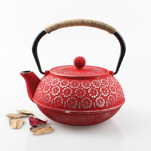 กาน้ำชาเหล็กหล่อญี่ปุ่นโบราณ 600 มล. เคลือบเอนาเมลด้านใน ใช้กับเตาได้ กาต้มน้ำชาแบบขายส่ง พร้อมที่กรองใบชา - Product Image 1