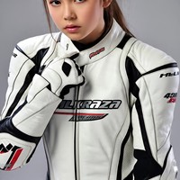 Traje de cuero de motocicleta de dos piezas personalizado para niños, tamaño y ajuste a medida, colores, posicionamiento de armadura, logotipos y parches personalizados