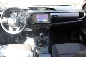 Nuovissima Toyota Hilux 2025 Doppia Cabina 2499cc Diesel Full Optional 4WD 199 CV 5 Posti 4 Cilindri Trasmissione Manuale Guida a Sinistra - Product Image 3