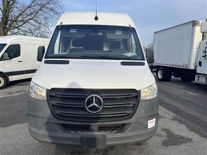 Excellent état - Fourgon utilitaire Benzz Sprinter 2500 2022 - 163 CV, boîte automatique 5 vitesses - À vendre - Exportation mondiale - Product Image 2