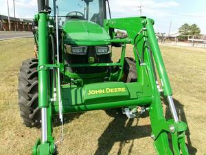 Tractor Agrícola John Deere 5075E en Venta a Precio Económico, con Cargador Frontal y Trasero, 4x4 - Product Image 2