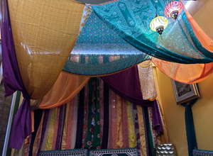 Rideaux à baldaquin Bohème Vintage Sari Saree personnalisables avec moustiquaire pour décoration intérieure ou camping - Product Image 3