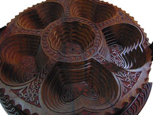 Bandeja de fruta seca de madera de teca con estilo de arte popular Bandeja de primavera hecha a mano con 6 compartimentos Diseño tallado tradicional - Product Image 2