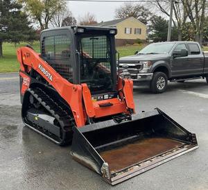 Minicargadora compacta sobre orugas Kubota 2019 con potente bomba de motor para trabajos exigentes - Product Image 1