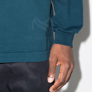 เสื้อสเวตเตอร์แบบสวมหัวสำหรับผู้ชายเสื้อสเวตเตอร์แบบสวมหัวผ้าคอตตอน100% ทึบลำลองสำหรับฤดูหนาวกำหนดสีและโลโก้ได้เอง - Product Image 4