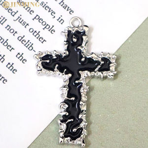 قلادة عتيقة مطلية بالفضة من سبيكة الصليب قلادة قوطية أنيمي مذكرة الموت قلادة ديكور السيارة رمز معدني الحرف الكاثوليكية - Product Image 2