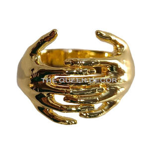 Servilletero decorativo con acabado dorado y forma única de Metal de latón con estilo moderno y soporte creativo hecho a mano - Product Image 2