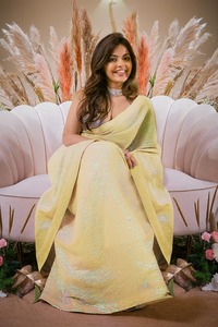 La blusa Sari de secuencia de diseñador tradicional exclusiva más vendida, Sari de seda elegante Banglori para mujer para fiesta, Exportación India - Product Image 3