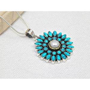 Pendentif en argent sterling 925 fait à la main, turquoise naturelle de qualité AAA, perle blanche, chaîne à grignoter, style classique, cadeau pour elle - Product Image 2