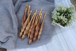 Ensemble de crochets à crochet faits à la main avec support et bol à fil – 13 pièces (3,5 mm à 12 mm) pour aiguilles à tricoter et à crocheter - Product Image 3