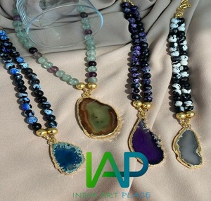 ชุดสร้อยคอเรซินไข่มุกสีน้ำตาลสร้อยคอแบบสั่งทำของแกลเลอรีสร้อยคองานปาร์ตี้ปักลายหัวใจสีสันสดใส - Product Image 2