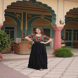 ชุดคลุม anarkali พิมพ์ลายเรยอนบริสุทธิ์จากแบรนด์ล่าสุด - Product Image 3