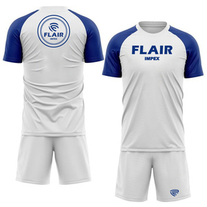 ชุดยูนิฟอร์มฟุตบอลคุณภาพดีที่สุด ออกแบบเองได้ ระบายอากาศได้ดี สวมใส่สบาย สำหรับผู้ใหญ่ ผู้เล่นชาย  แบบสั้น ตัดเย็บอัตโนมัติ บริการ OEM - Product Image 1