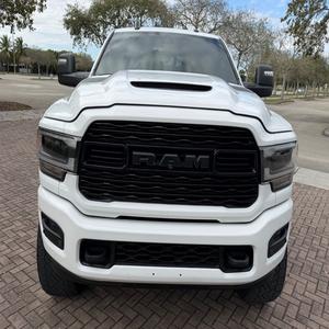 SMART 2023 RAM 2500 BIG HO-RN Direction à Gauche Transmission Automatique 8 Cylindres 4x4 - Product Image 1