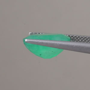 Esmeralda Natural Certificada por IGI, Gema Suelta al por Mayor, 4.44 Quilates, Corte Ovalado 12x10mm, Verde Premium, Encerado/Aceitado, TATIWALA - Product Image 2