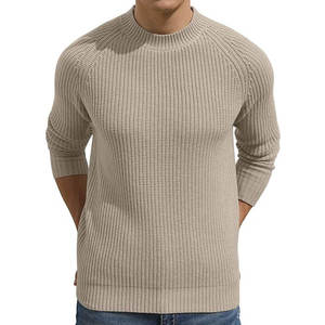 Pull pour homme moderne, conçu avec une maille douce et un col rond épuré, pour un style décontracté. - Product Image 1