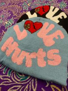 Multi Color personalizado lazos Y2k adulto 100% acrílico tejido gorros para viajes y playa al por mayor - Product Image 4