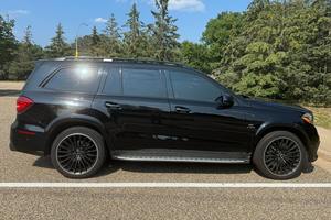 Mercedes-AMG GLS 63 d'occasion haut de gamme, modèle 2018, V8 biturbo de 577 ch, transmission intégrale - Product Image 2