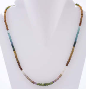 Collar de Piedras Preciosas Facetadas de Zafiro, Esmeralda y Rubí Naturales, con Cierre de Plata de Ley 925, Regalo Unisex de Lujo - Product Image 1