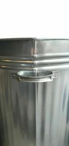 Meilleure vente de poubelle galvanisée au design vintage de forme ronde avec dessus en étain taille personnalisée pour un stockage efficace des ordures - Product Image 3