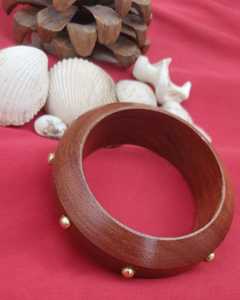 Bracelet élégant en bois naturel et en laiton fait à la main bijoux de mode écologiques pour les femmes - Product Image 4