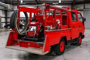 Camion de pompiers Toyota Hi-Ace 1996 extrêmement propre, boîte manuelle 5 vitesses, prêt pour livraison immédiate - Product Image 6