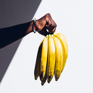 กล้วยสุกหวานออร์แกนิกผลไม้เพื่อสุขภาพที่เต็มไปด้วยสารอาหารสำหรับการเพิ่มกล้ามเนื้อในสต็อกตอนนี้! - Product Image 1