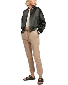 Blouson Bomber Varsity en Satin Personnalisé Style Urbain, Tissu Toile Réversible Imperméable et Respirant pour Hommes – Idéal Hiver - Product Image 3