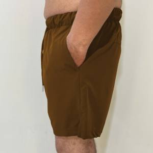 กางเกงขาสั้นกันเหงื่อสำหรับผู้ชายกางเกงขาสั้นใส่สบายเป็นมิตรกับสิ่งแวดล้อมสีพื้นสำหรับวิ่งในยิม - Product Image 5