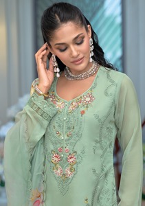 Organza de style moderne avec impression et broderie Salwar Suit Exportateur et fournisseur indiens de Surat à bas prix - Product Image 5
